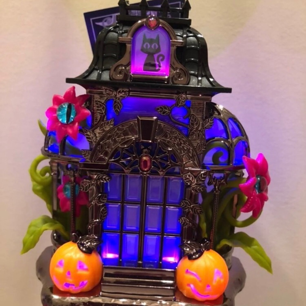 Bath and Body Work Haunted House Wall Flower